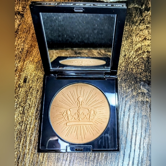 PAT McGRATH LABS Skin Fetish: Divine Powder Bronzer in Bronze Nirvana - Picture 16 of 16